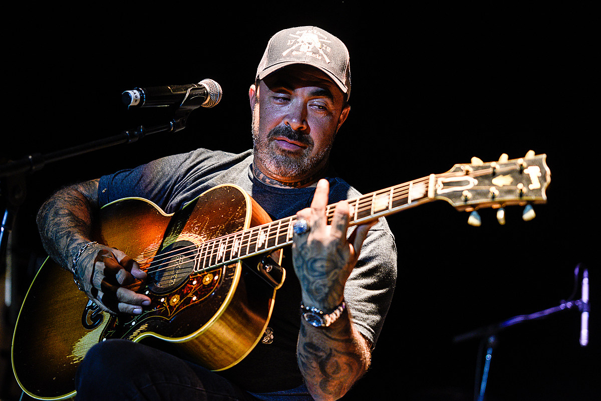 Aaron Lewis at First Interstate Arena